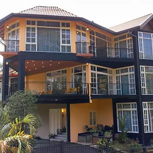 Gasthof Roberosia -, Kandy