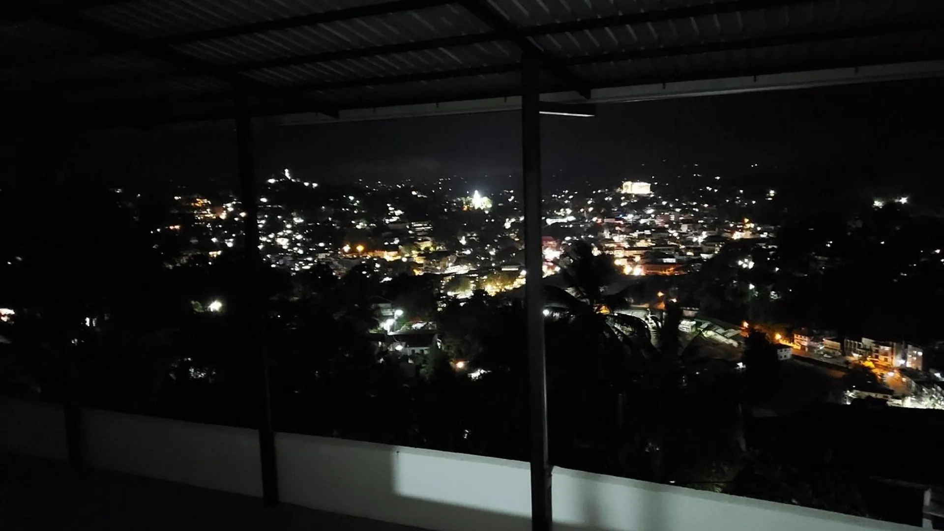 Kandy Panoramic Mpm Deluxe Suit Airconditioned-4A2 Guest house